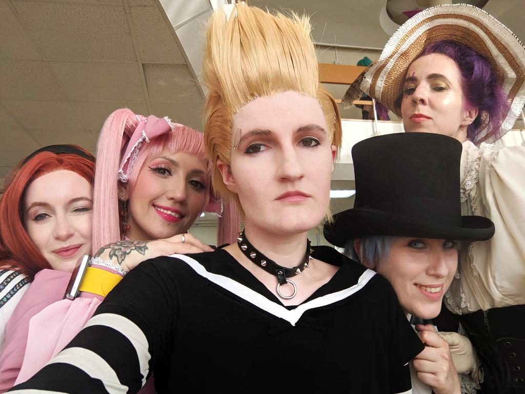 дирижабль делает скриншот tweet media