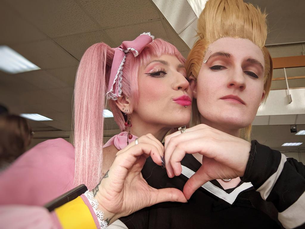 дирижабль делает скриншот tweet media