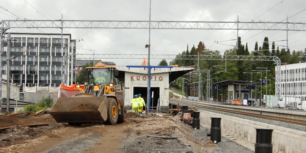 NRC_Finland's tweet photo. đ€ïž Vierailimme Kuopion ratapihan työmaalla! Eri työvaiheiden ja tekniikkalajien yhteensovittaminen, vaativissa aikatauluissa pysyminen ja työmaan sijainti liikenteen solmukohdassa, edellyttÀÀ erityistĂ€ ammattiosaamista ja projektin hallintaa đ·
#NRCGroup #TomorrowInTheMaking https://t.co/Zir0FTxcRj