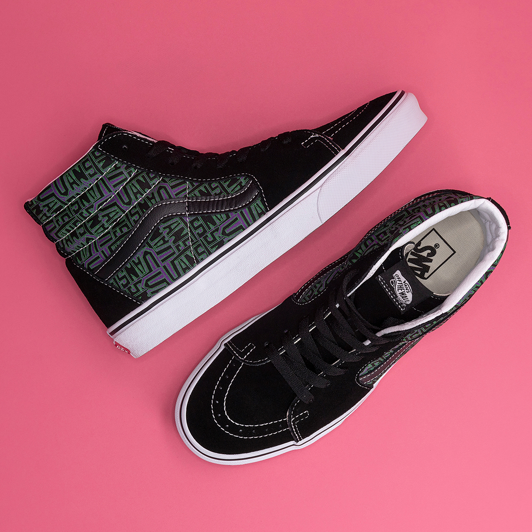 Studio_88's tweet image. The iconic Vans SK8-HI! With their high-top silhouette and sturdy canvas upper, they'll keep you looking stylish from morning skate sessions to afternoon hangs with homies.
Sneakers - R999.99
Available in-store &amp;amp; online, whilst stocks last
#styleonthemove #vans #offthewall