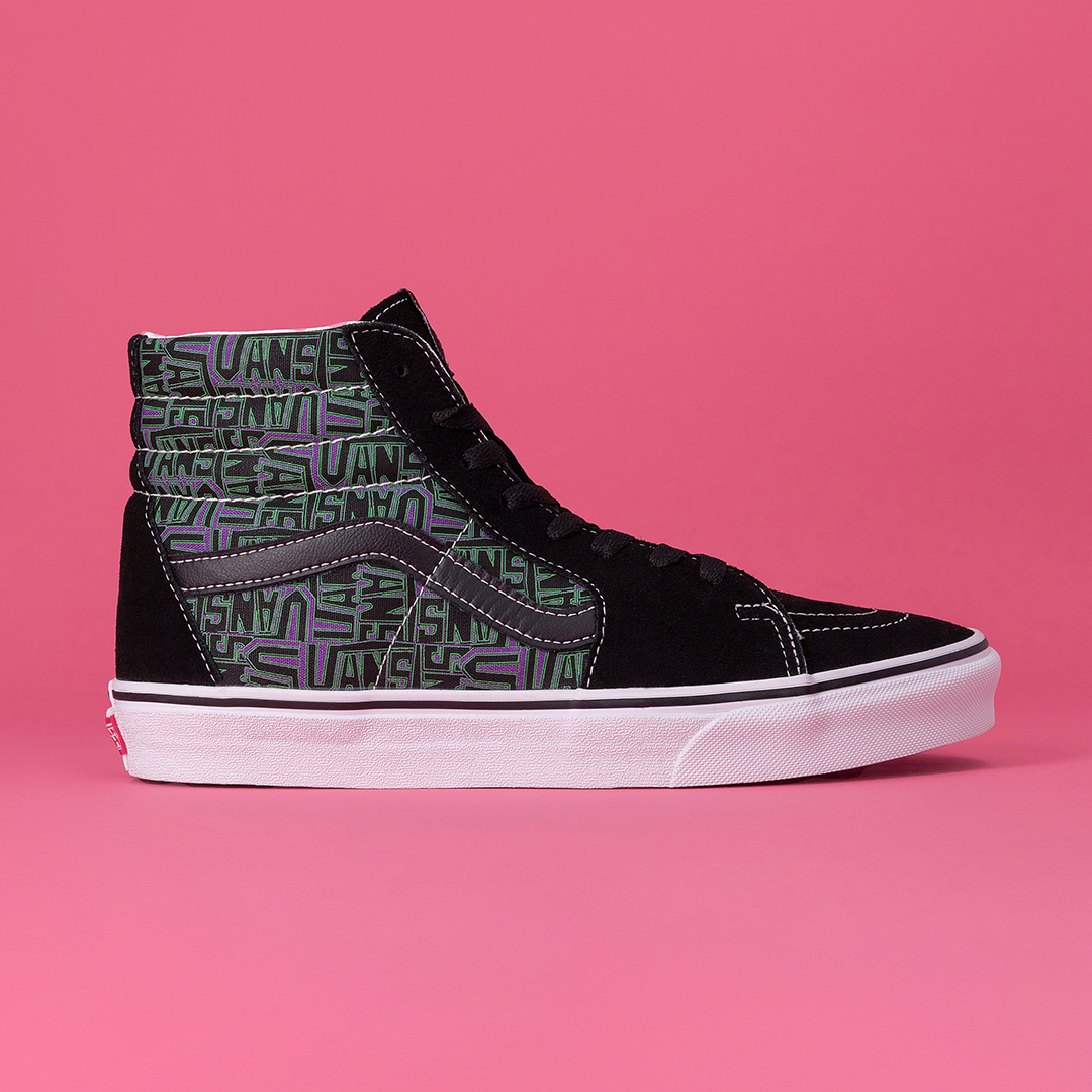 Studio_88's tweet image. The iconic Vans SK8-HI! With their high-top silhouette and sturdy canvas upper, they'll keep you looking stylish from morning skate sessions to afternoon hangs with homies.
Sneakers - R999.99
Available in-store &amp;amp; online, whilst stocks last
#styleonthemove #vans #offthewall