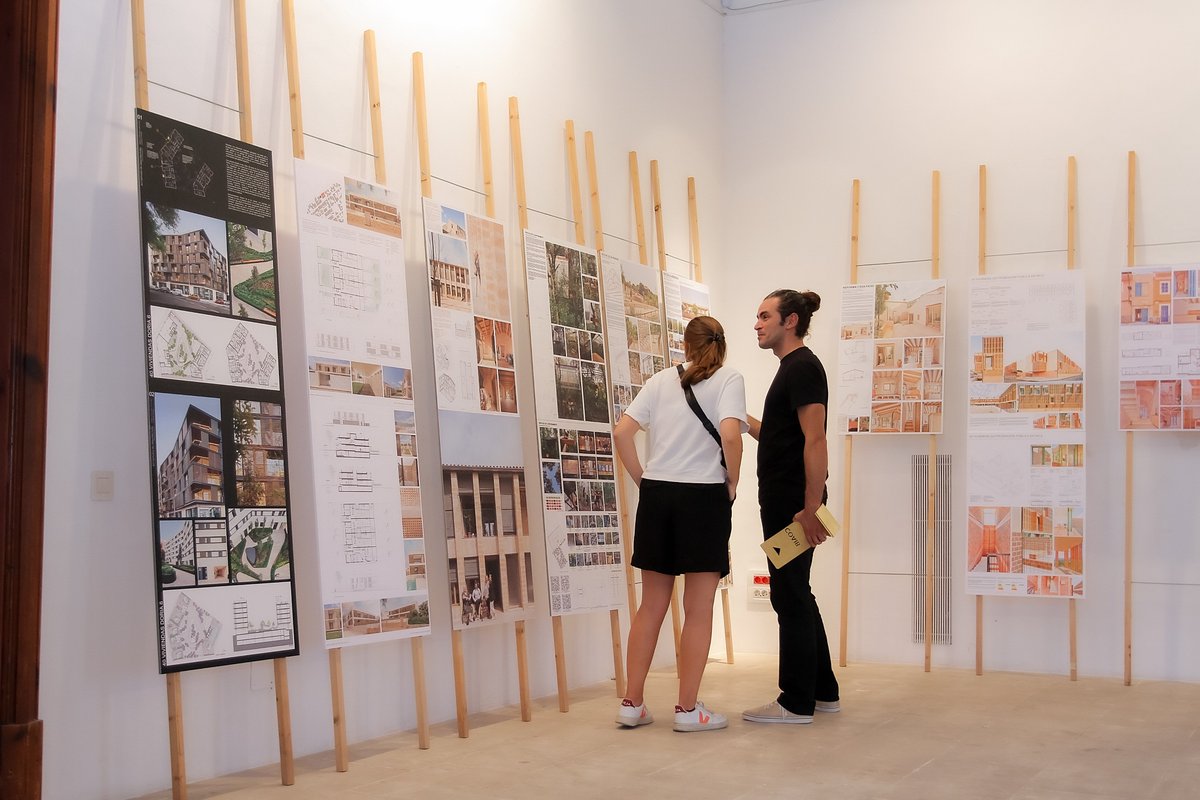 COAIBALEARS's tweet photo. Et convidam a visitar l'exposició dels Premis d'Arquitectura Mallorca 2023. 

Una mostra dels projectes finalistes i reconeguts d'obres fetes en el 2020, 2021 i 2022. 

Horari: de 10.00 a 14.00h 
Lloc: Portella,14  de Palma https://t.co/2JM8hurQeM