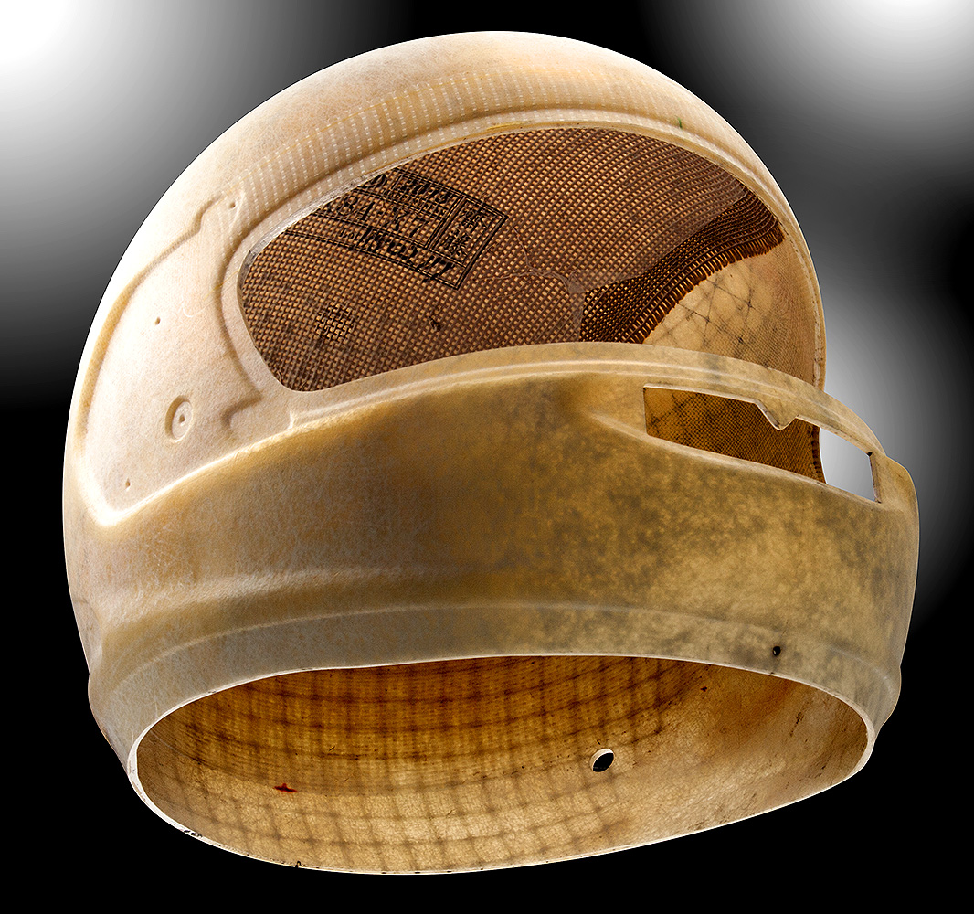 araihelmetjapan's tweet photo. アライのシェルには、必ず製作者の名前が入ります。
それは､被ってもらうライダーへの、誓いと自信の表れでもあります。 https://t.co/xe9ClchwHf