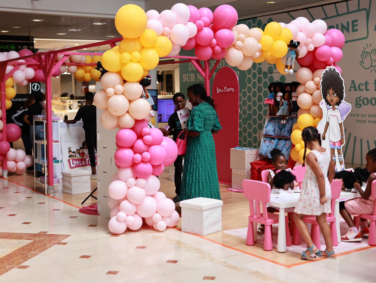 Day 2 at Little Nappy world in @centre_commercial_belle_epine ❤️🛍️ 

Du 17 au 30 juillet niveau 0 en face de la banque LCL 
📸 @gedeonphotography