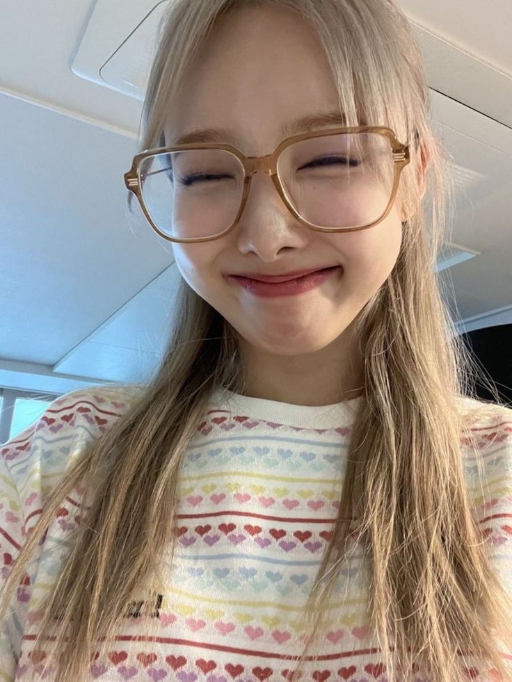 simplyyhviee's tweet photo. day 3

hi, im yvv! looking for interactive moots

—  she / her '09 filo
—  not new to #stantwt , #kpoptwt
— any fandom is welcome! 
— let's be friends!
— mainly hori7on and lapillus but any fandom will do
↻ / ♡ are much appreciated https://t.co/bc3nsrVg19