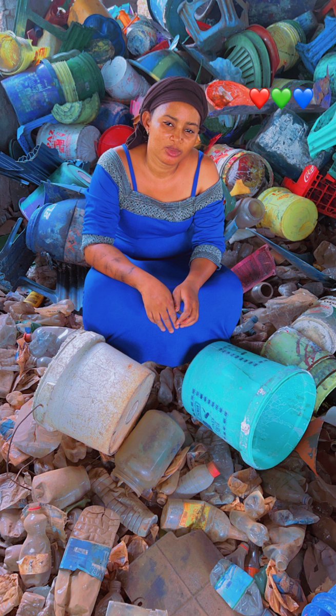 ThoseWhoInspire's tweet photo. Brave inspiring woman!
Mariam Mohamed Keita created her own company from scratch: BGS Recyplast, which collects and processes plastic waste.
#thosewhoinspire #guinee #conakry #mariammohamedkeita #BGSrecyplast #environment #recycling https://t.co/mJ9OsVXho7