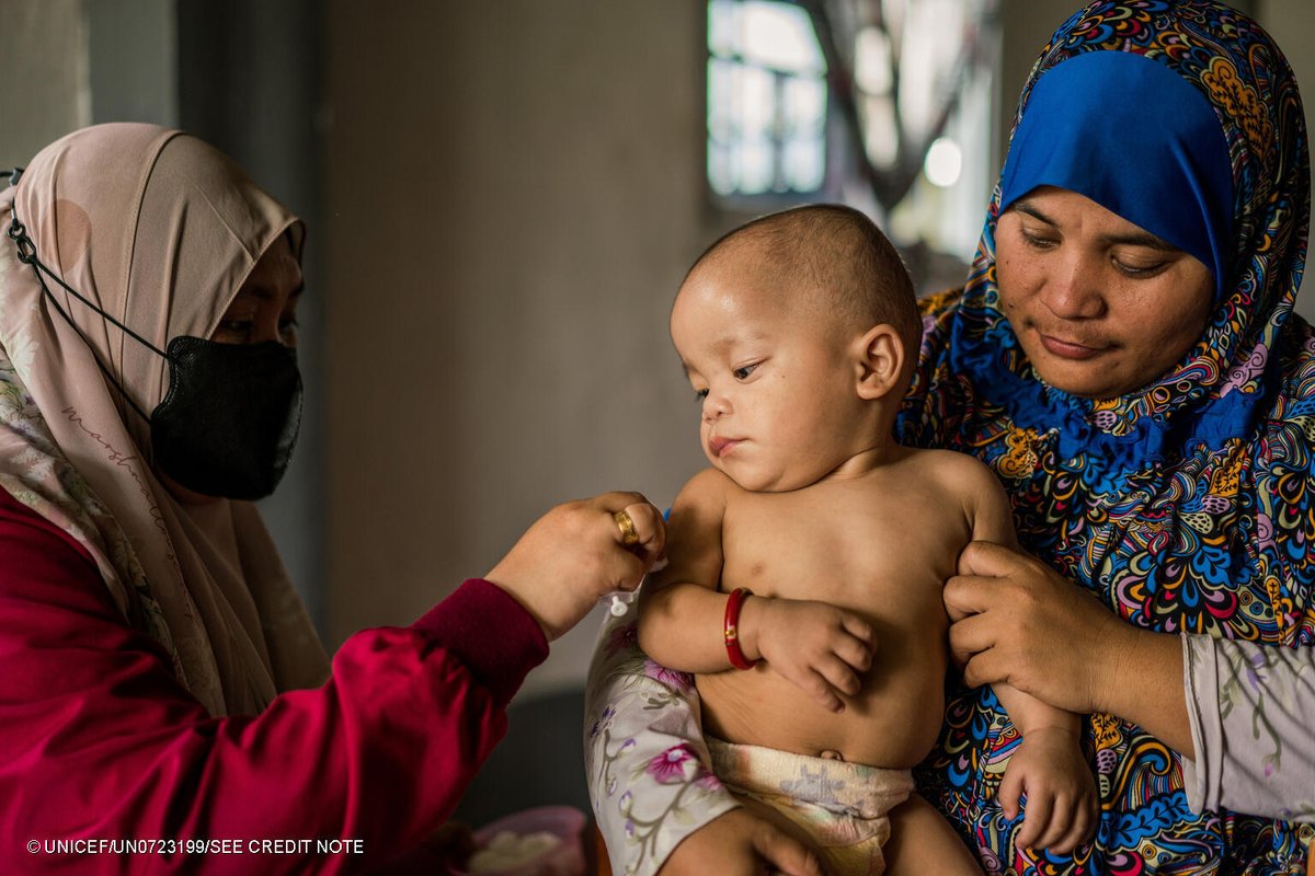 UNICEF's tweet photo. 4 million more children were vaccinated in 2022 than 2021.

That’s 4 million more children better protected against dangerous diseases.

Together, we can #BuildBackImmunity. https://t.co/nHr6OVEziX
