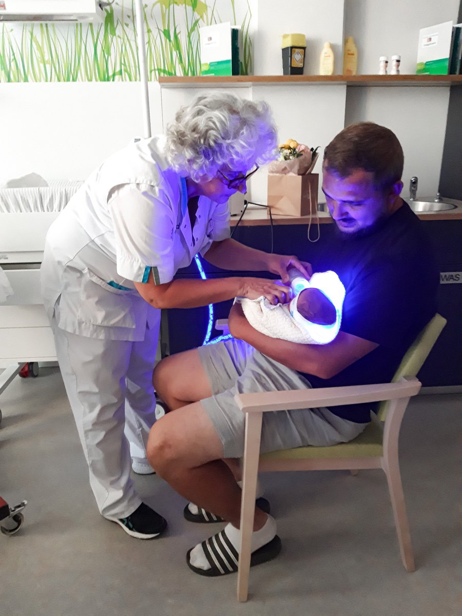Het IJsselland Ziekenhuis is gestart met het aanbieden van thuisfototherapie. Een behandeling waarbij pasgeborenen met geelzucht thuis worden behandeld. Meer informatie lees je via: ysl.nl/het-ziekenhuis…. #nieuws #IJssellandZiekenhuis #Rotterdam #CapelleadIJssel