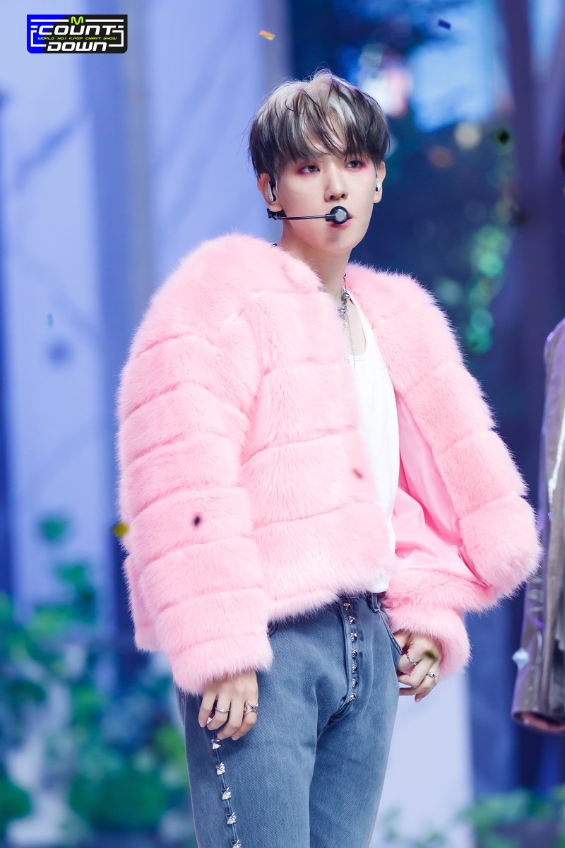 MnetMcountdown's tweet photo. 230713 #MCOUNTDOWN 현장포토
하…..
📸https://t.co/gkH6Xf4N2D
준비하세요..

잘생김에 심장 터지지 않게 준비하세요…
엠카는 분명 말했습니다. 준비 못하신 분들은 지���이라도 심장 마사지 하시고 심호흡 하시고 하셔야 합니다. 엠카도 이제 해보겠습니다

#엠카운트다운 #엠카 #EXO #엑소 #CreamSoda