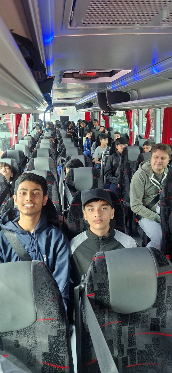 Year 8 are ready for their rewards trip at <a href="/DraytonManor/">Drayton Manor</a> today 🙌 <a href="/ChallneyBoys/">Challney Boys</a> <a href="/markmailer/">Mark Mailer</a> <a href="/AkemanCHSB/">Akeman House</a> <a href="/WatlingHouse/">Watling House</a> <a href="/FosseHouse_CHSB/">FosseHouse</a>