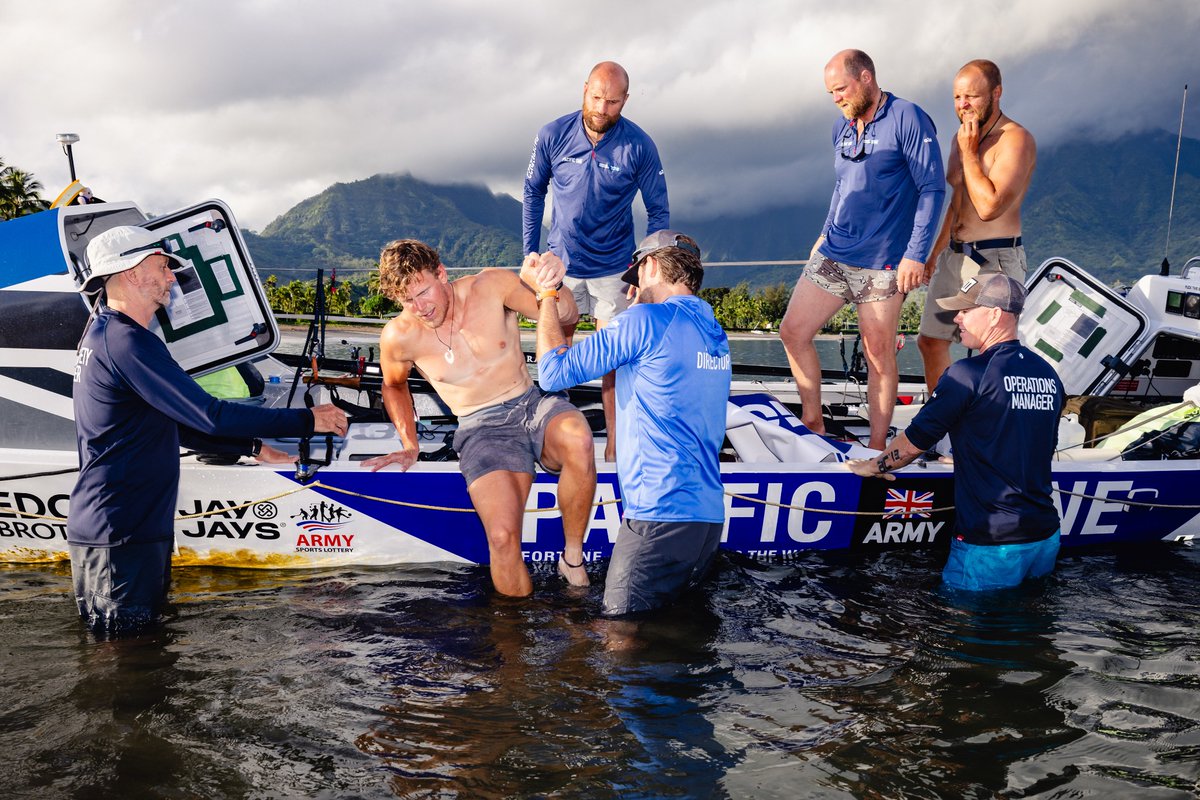 RYORKS_REGT's tweet photo. Our @BritishArmy team, from #1RYORKS completed the Worldβs Toughest Row across the #pacific in 35 days, 2 hours & 16 minutes! On July 17 at 06:46, Simon Farley, Chris Barnes, Chris Bailey & Sam Morris set foot on the shores of #Hawaii #fortunefavoursthebrave @ArmySportASCB https://t.co/zhI1Jm2PtO