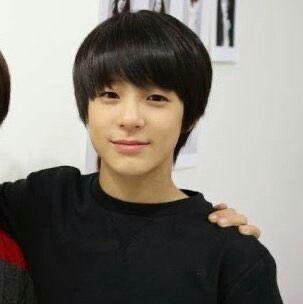 แว๊บแรกก้อว่าหน้าคล้ายใคร ลุกชั้นนี่เอง