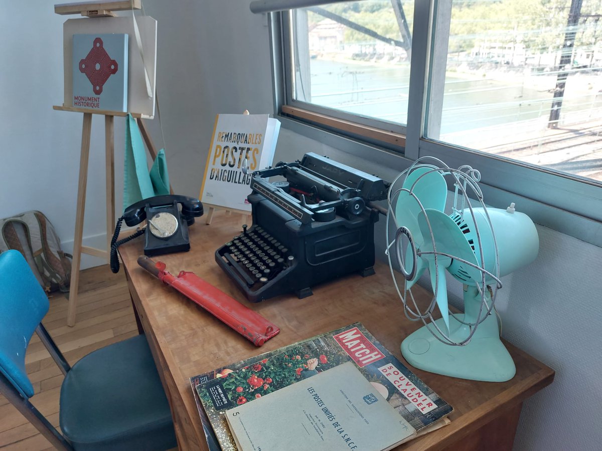Railsethistoire's tweet photo. Le #Poste1 de #Lyon #Perrache, un poste d'aiguillage à l'#histoire unique remis en service simulé afin de vous plonger dans le métier d'aiguilleur tel qu'il était dans les années 1950 ! Restez à l'écoute de nos réseaux pour tout savoir sur son ouverture prochaine 👀
@SNCFReseau https://t.co/xHdS4bSKxa