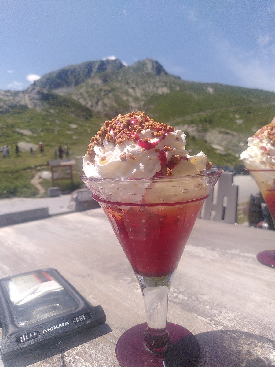 Donisonamission's tweet photo. Yesterday I meet up with a friend and we cycled Col du Glandon, and Col de la Croix de Fer, for the ice cream. Would recommend! 
I then found a hammock spot shortly after Col du Fréne. Hopefully a nice easy role into Annecy and then a long lake Geneve to find a train station https://t.co/janwy60933