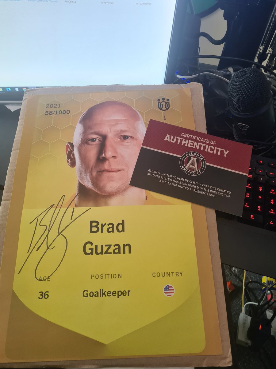 KahunaOhSoRare's tweet photo. It has arrived, thanks to @PinzonDiego and @ATLUTD for getting @bguzan to sign this for me. One for the mancave for sure, that's one @Sorare card in the gallery which cannot be sold!!! https://t.co/ZCNVY4CjU9
