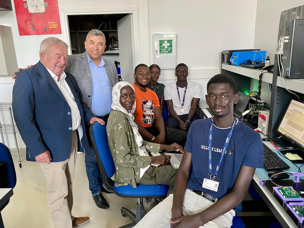 JBenabdillah's tweet photo. J’ai eu le plaisir de visiter mardi le Centre Spatial Universitaire de #Montpellier en compagnie de son Directeur Laurent Dusseau et du président de la Fondation Van Allen Jean-Claude Gayssot. Le CSUM est le leader français dans le développement et le lancement de nanosatellites. https://t.co/ILwkMHe6GB