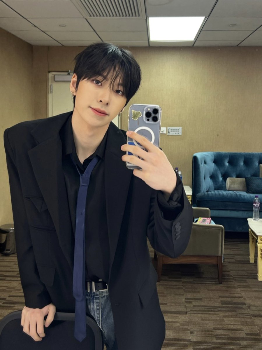 FNC_ENT's tweet photo. 여러분 잘 지내고 계시나요!?̊̈
비가 전보다 더 쏟아지는데 모두 피해 없으시길 바라겠습니다!
항상 감기 조심하시고 마카오 대기실에서 찍었던 사진들 놓고 갈게요
그럼 20000😉

#최지호 #CHOIJIHO #FNC https://t.co/vNORPEGDTL