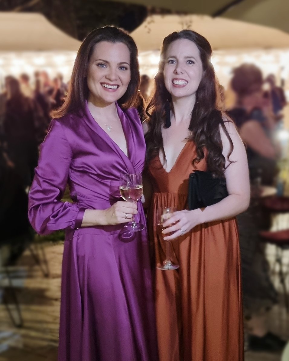 Wendy_Carr's tweet photo. PRESS NIGHT 💜🧡 Gorgeous evening last night celebrating the official opening of The Sound of Music @ChichesterFT 🎶 And so wonderful to have gotten to know, share the stage and live with this lovely lass and one of my fellow @whatwouldjulie gals, @beccaridout 👯‍♀️ https://t.co/6hvnqzbe4N