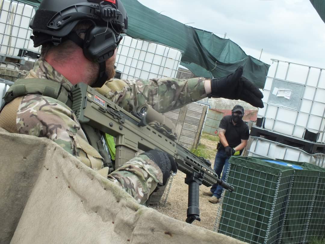 FeedMachine_'s tweet image. Just a few pics from Sundays airsoft games and me looking smug for the camera