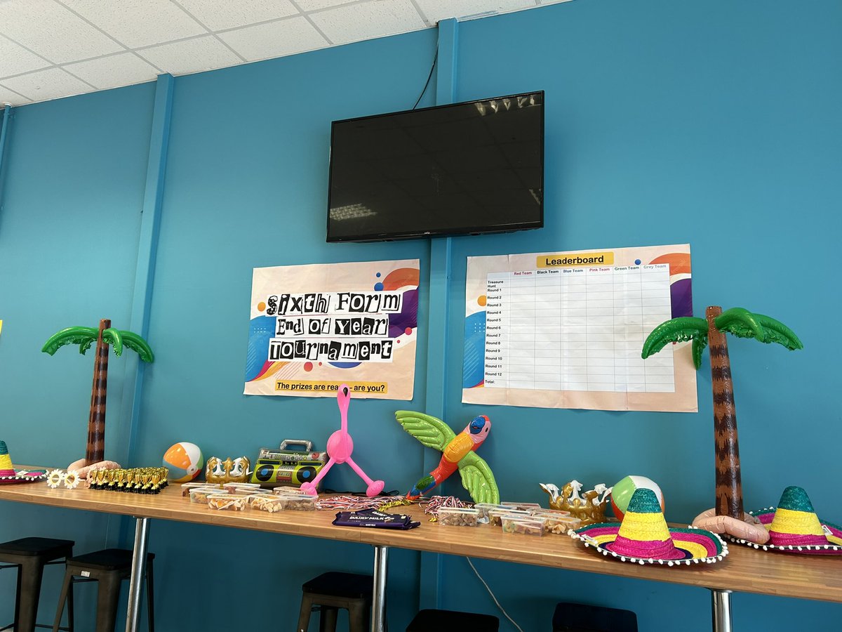 MrsEborall (Miss Jones) tweet media