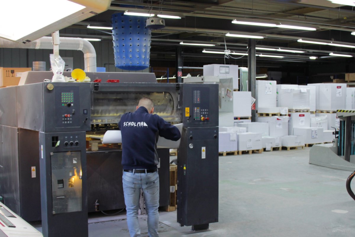 #vacature Wij zoeken offsetdrukkers en leerlingdrukkers! Ben of ken jij iemand? Solliciteren kan via scholma.nl/werkenbij 

#printmedia #drukker #offsetdrukker #werkzoeken #printmediavacature #groningen