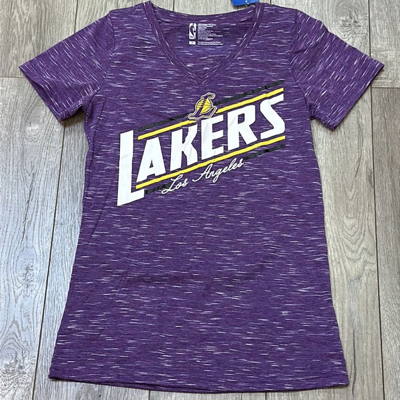 So good I had to share! Check out all the items I'm loving on <a href="/Poshmarkapp/">Poshmark</a> #poshmark #fashion #style #shopmycloset #adidas #idk #nba: posh.mk/yNEa7DaUwBb