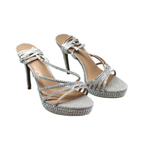 So good I had to share! Check out all the items I'm loving on <a href="/Poshmarkapp/">Poshmark</a> #poshmark #fashion #style #shopmycloset #thaliasodi: posh.mk/NyRKEinUwBb