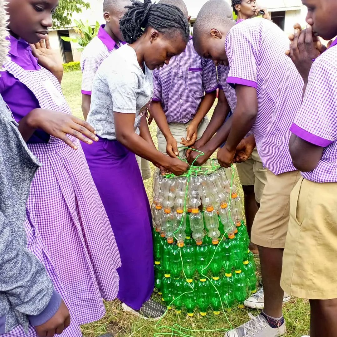 We can beat plastic pollution by first empowering the young generation in schools to think of alternative ways they can use these plastics to make beautiful art work like dustbins, gates, watering cans and many more.

#environmenteducation 
#ecoschools
#arochauganda