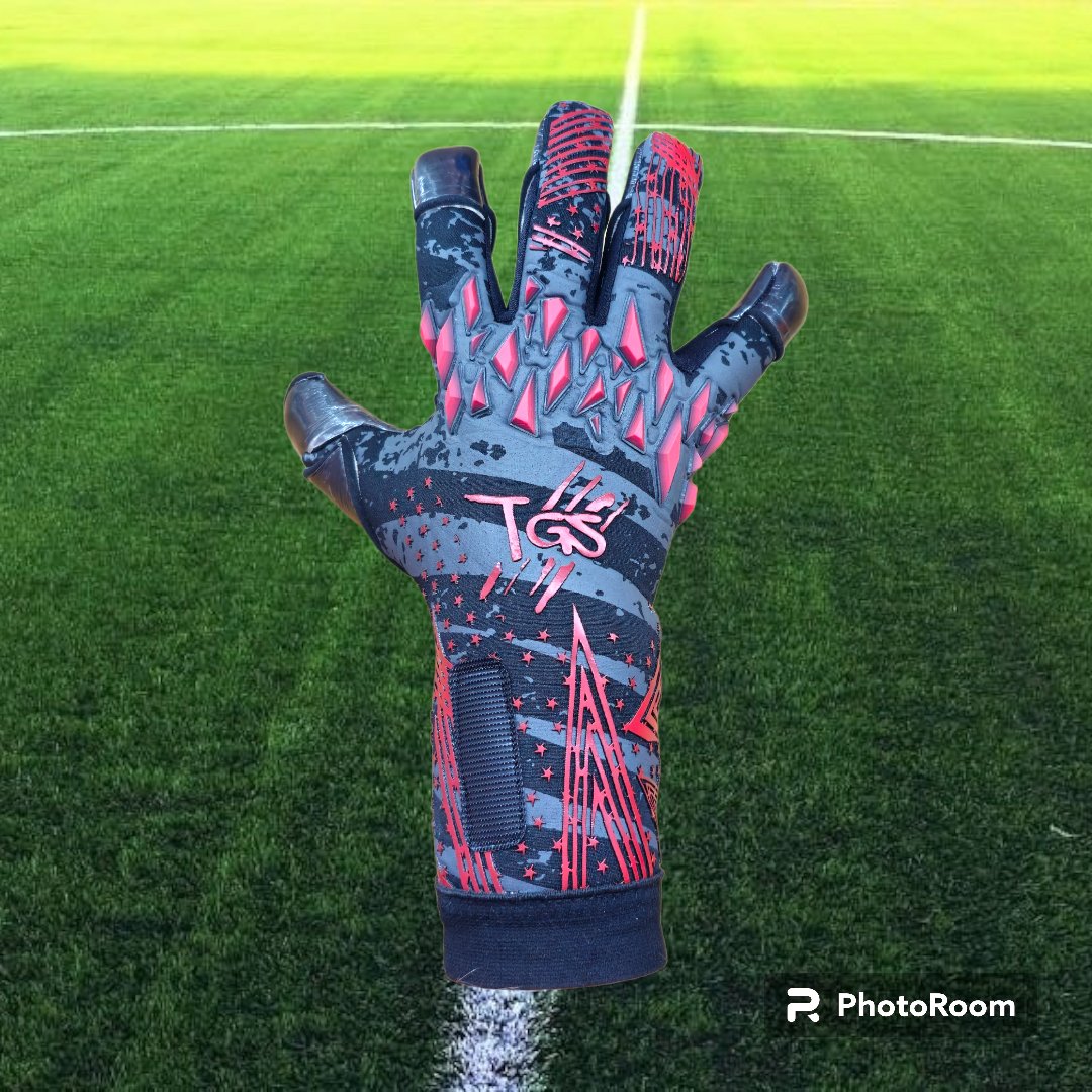 NEW GLOVE DROP 🔥🔥🔥

TGS are proud to introduce our latest gloves.  
Cut - T cut negative
Injected punch zone 
Adult palm- 4mm Contact Latex
Junior palm - 4mm Giga grip latex.

Message if interested please.

#goalkeepergloves #goalkeeper #goalkeepers #goalkeepertraining