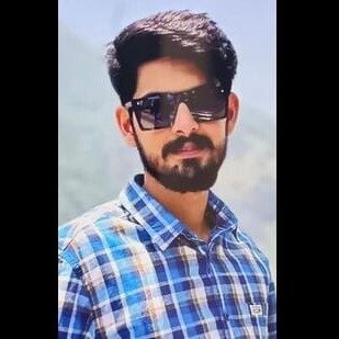 Two masked men shot dead 21-year-old student of #ChandigarhUniversity after knocking on the door of his rented accommodation in Sarpanch Colony, Bhagomajra, Kharar, on Sunday evening, another injured

The deceased identified as Anuj Kumar, hailed from Bhiwani, Haryana. The other…