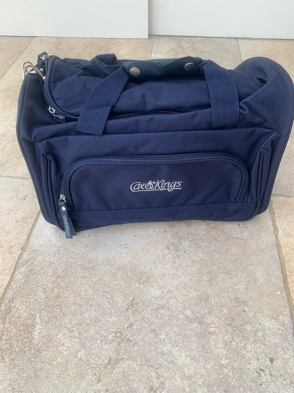 OFFER: Brand new travel bags (RH5) ilovefreegle.org/message/100930…
