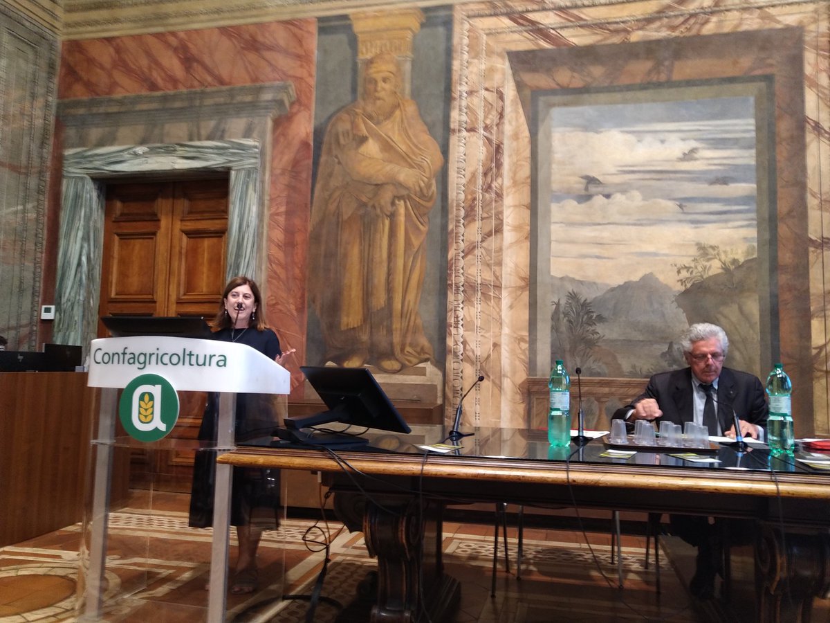 Conferenza conclusiva del progetto #life #cfarms. Pratiche di #carbonfarming per la lotta al #CambiamentoClimatico. Il #cmcc  ha contribuito con lo studio dell'effetto di pratiche sostenibili sul carbonio organico nel suolo. A breve una pubblicazione. Stay tuned!🥦🌳 <a href="/CmccClimate/">Fondazione Cmcc</a>