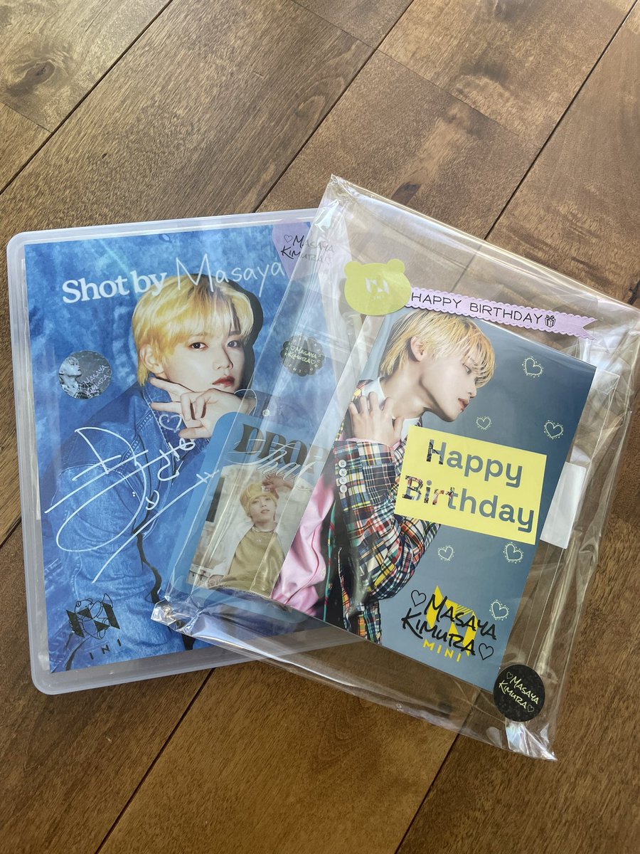 hiro1018joe's tweet photo. @atsushi623j ちゃんから誕プレで頂いたよ〜✨✨
もうツボすぎる！ヤバい！
語彙力ない😂
ほんとにありがとう！大切にするね♡
#INI https://t.co/dAN8qcSjkQ