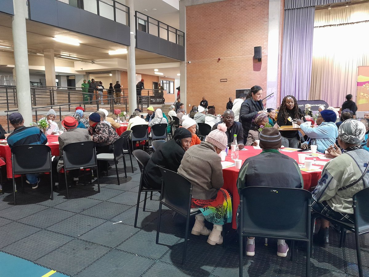 #NelsonMandelaDay clean-up activities all over the region. Con Hill in partnership with <a href="/CleanCitySA1/">Clean City SA NPC</a>, <a href="/CleanerJoburg/">Pikitup</a> in Ward 123, Albertina Sisulu and Saratoga.  In Ward 58, CRUM is hosting the elderly including health screening #JoburgCares  <a href="/CityofJoburgZA/">City of Joburg</a> <a href="/Irenemafune/">Irene  A Mafune</a>