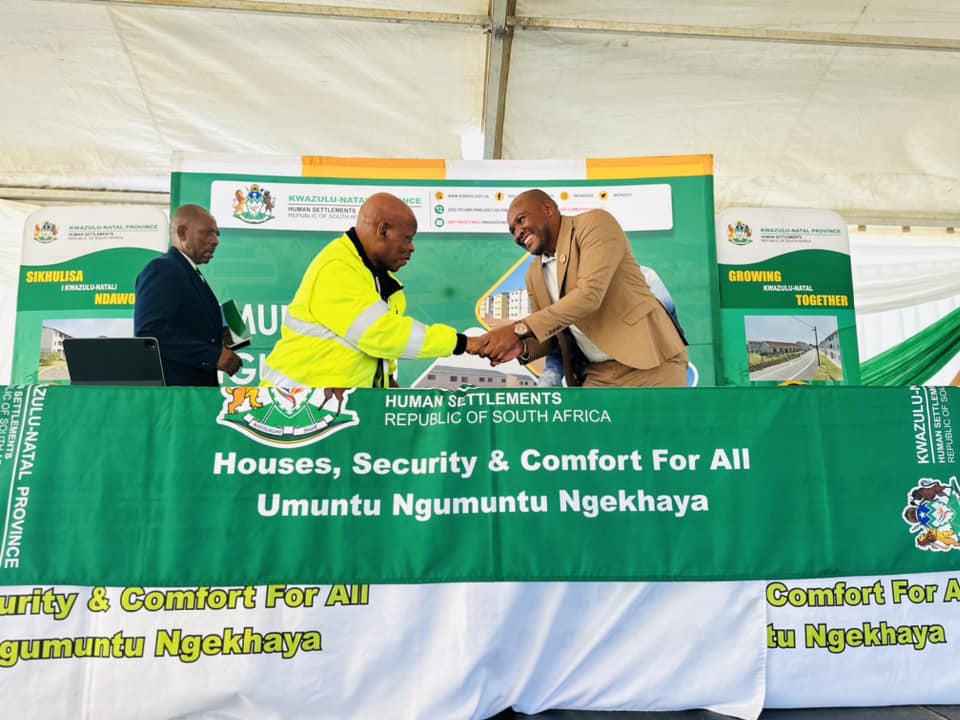 KZNDoHS's tweet photo. KwaZulu-Natal MEC for Human Settlements and Public Works Sipho "KK" Nkosi hosted a very extensive service delivery oriented Stakeholder Management and Outreach Programme in uMkhanyakude District Municipality's two local municipalities this weekend. https://t.co/CIGLebOWVu
