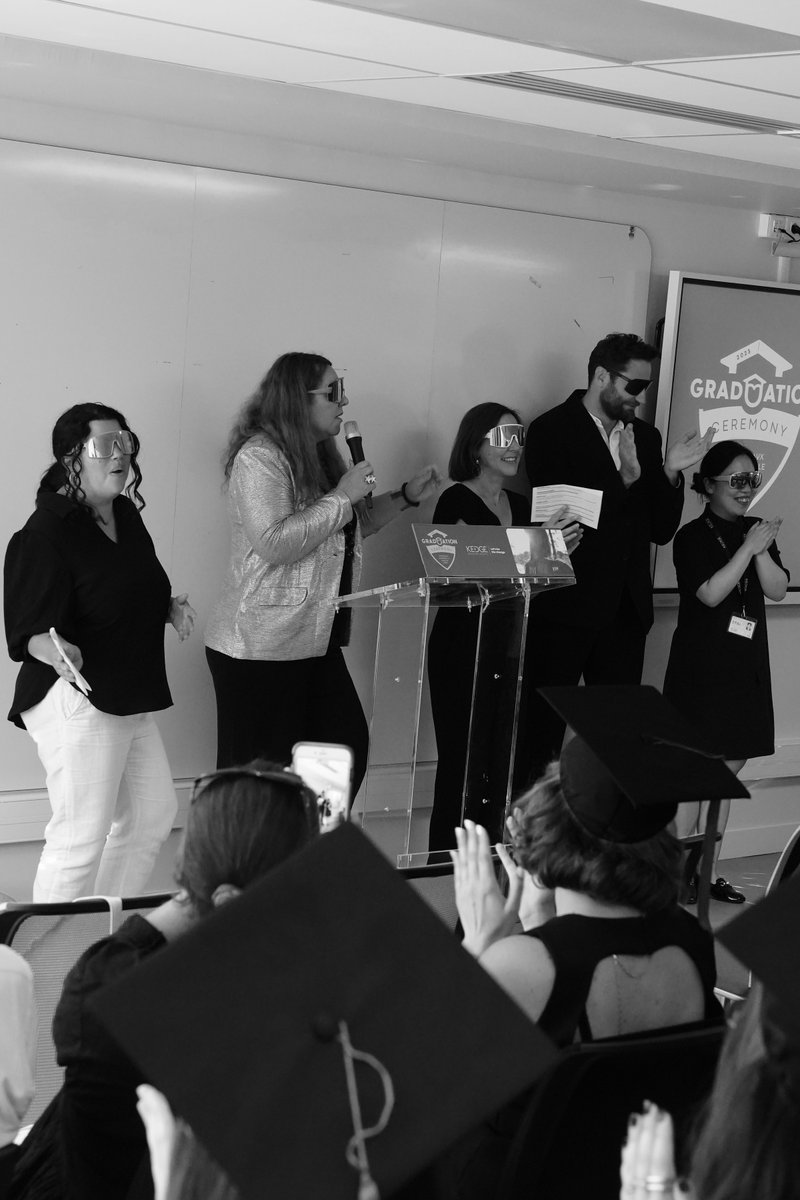 KedgeArtsSchool's tweet photo. 🪩 Cérémonie de #diplomation #MScArts &amp; Creative Industries #Management @kedge

🎓 Nos diplomés : 30 étudiants diplômés, 9 nationalités

🚀 Un #artiste Guillaume Fédou, DJ set augmenté  #French #pop

🤝L'équipe de KEDGE Arts School présente pour porter une culture #inclusive https://t.co/jBHBuzjaZ3