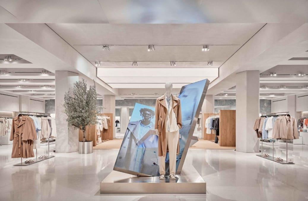 L'enseigne <a href="/ZARA/">ZARA</a> s'offre les Champs-Élysées. Le flagship sur l'avenue la plus emblématique de Paris conjugue dernières innovations technologiques au #ServiceClient. #pretaporter
👉bit.ly/44uEDMm