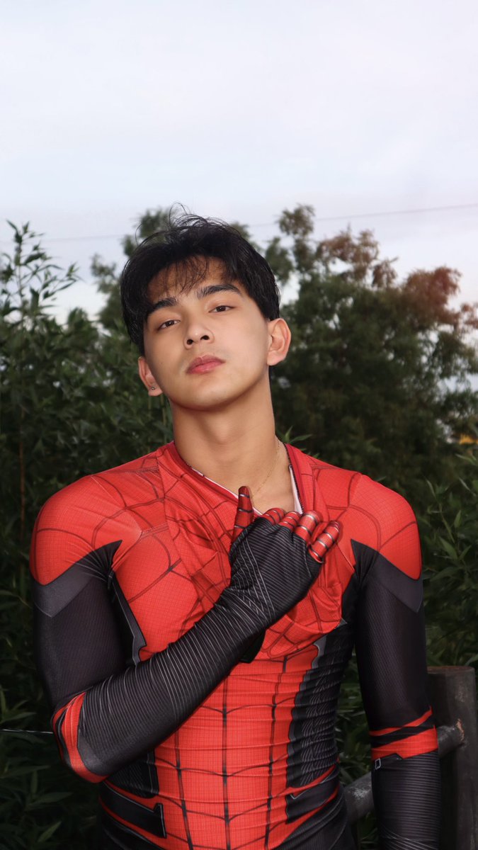 kimchiraven's tweet photo. hi spidey 👓 https://t.co/koslCjvKSF