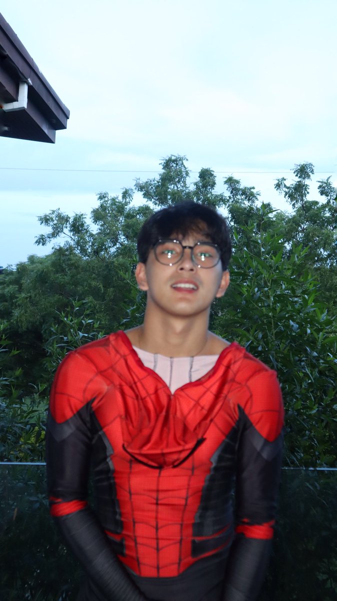 kimchiraven's tweet photo. hi spidey 👓 https://t.co/koslCjvKSF