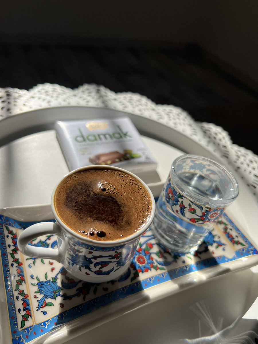 gamdah00's tweet photo. ◃ ۪۪۫۫ ༄ؘ 

نساير الأيام بِ فِنجان #قَهوة 💜 
#تصويري https://t.co/a75wI0W1AJ