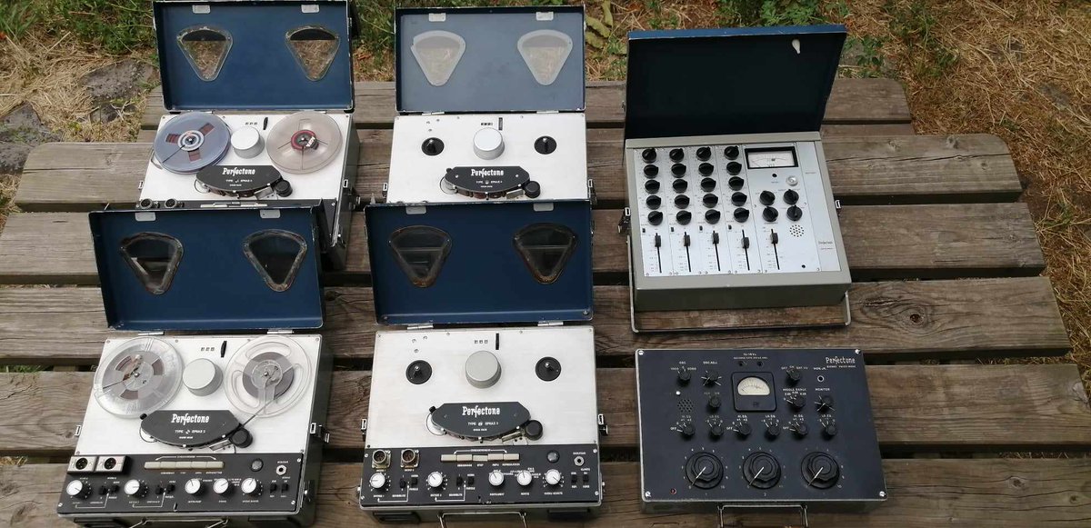 vodouch2000's tweet image. 4x Perfectone EP6A II S (Switzerland, 1956-59)
1x Perfectone mixdeck  NT 4101L
1x Perfectone mixette NT 3101
(photo: Franck Lhermet)
#vintageaudio #reeltoreel #mixdeck