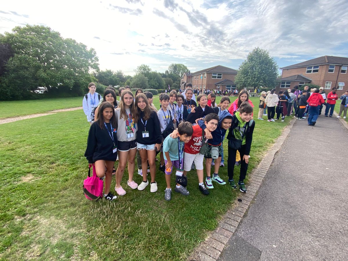 İngiltere Winchester Sparsholt College yaz okuluna giden öğrencilerimizden kareler