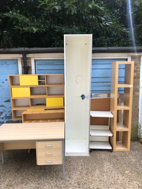 FreegleCroydon's tweet photo. OFFER: items (Crystal Palace) https://t.co/i4jQEdztgN https://t.co/F15VgrlWTj