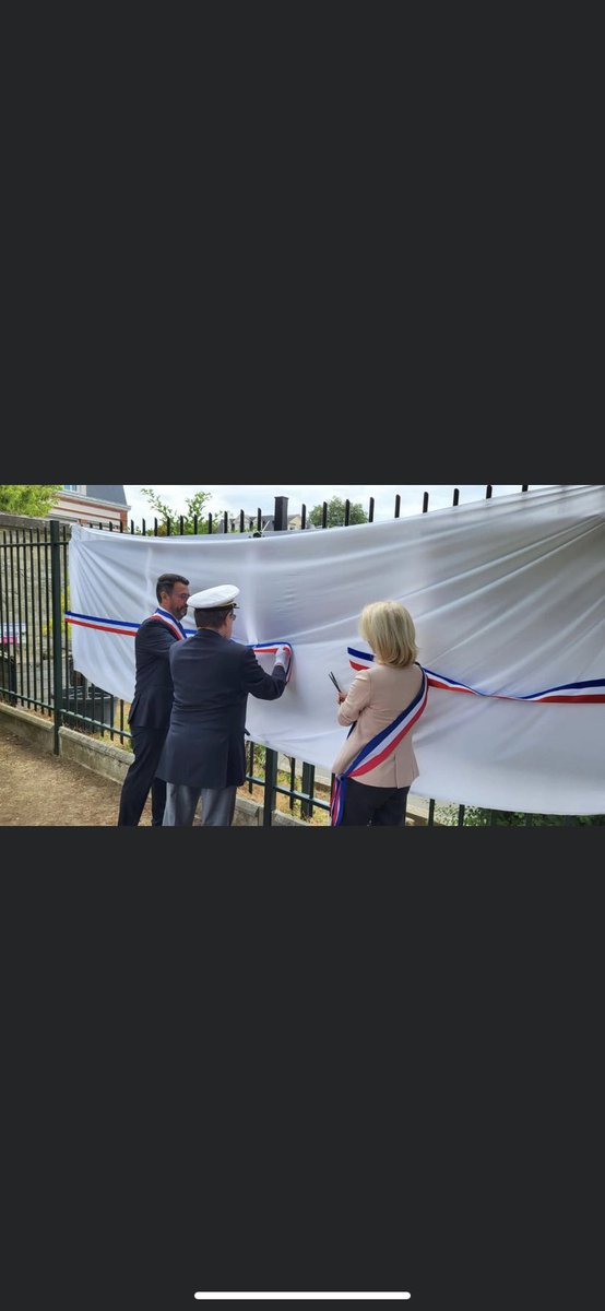 puech_anne's tweet photo. Érigé le 15 juillet 1923, le Monument aux Morts de Gisors, symbole de notre gratitude envers ceux qui ont donné leur vie pour notre liberté, fête ses 100 ans.🎂
A cette occasion, une exposition lui est dédiée, visible tout l’été. 
L’inauguration a eu lieu lors du 14 juillet. 🇫🇷 https://t.co/grJEG1wAcw