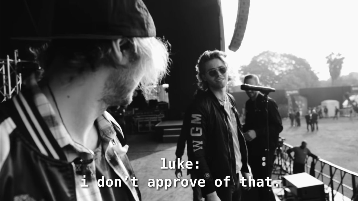 5nocontextsos's tweet photo. 5sos out of context https://t.co/JxG8q74bBb