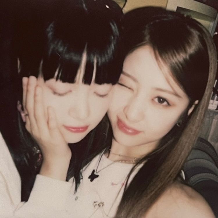 ryudiors's tweet image. ꪆ୧   𐬹 ۫ ۪ hello , i’m lauren! looking for interactive mutuals, not new to #studytwt #studytwtph #lifetwt 

💭 about me. . .
⠀⠀𖦹 '07, she/her
⠀⠀𖦹 intp, filo/eng ok!
⠀⠀𖦹 incoming g10 student
⠀⠀𖦹 kpop, manhwa, anime + more

kindly ♡ / ↻ to spread and to be mutuals!