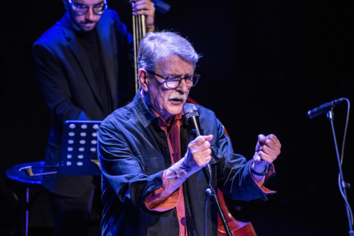 compromis's tweet photo. PP i Vox li lleven a l'auditori de Torrent el nom de Vicent Torrent, referent de la música en valencià i membre del Consell Valencià de Cultura.

Odien la cultura.
Odien tot el que siga valencià.

+INFO: https://t.co/9NNFr39u3X https://t.co/DxSHSHqqFO