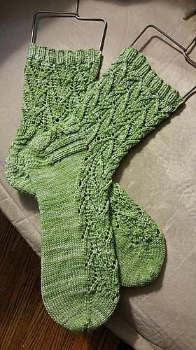 Many thanks Stormy324 for sharing the beautiful picture with us!

Welcome to participate in Peach Leaves Lace Socks (Cuff Down) – HiyaHiya Free &amp; Fun KAL_Jul/Aug 2023 at
ravelry.com/.../hiyahiya..…