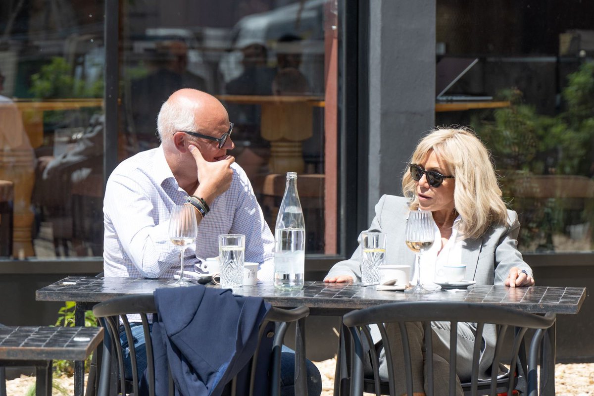 EPhilippe_LH's tweet photo. Plaisir d’accueillir au Havre Brigitte Macron ! https://t.co/zVnwK8jGRS