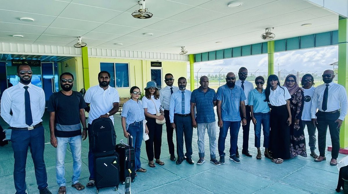 ދަ ޑިމޮކްރަޓްސްގެ ވިޔަފާރި ސިޔާސަތު "ފަސޭހަ ވިޔަފާރި" ލޯންޗް ކުރުމަށް ބާއްވާ ރަސްމިއްޔާތަށް މަޖިލިސް ނައިބް ރަޢީސް ކުޅުދުއްފުށި ސިޓީ އަށް ވަޑައިގަތުން.

#WhyTheDemocrats
#FaseyhaViyafaari 

<a href="/TheDemocratsMV/">The Democrats</a>